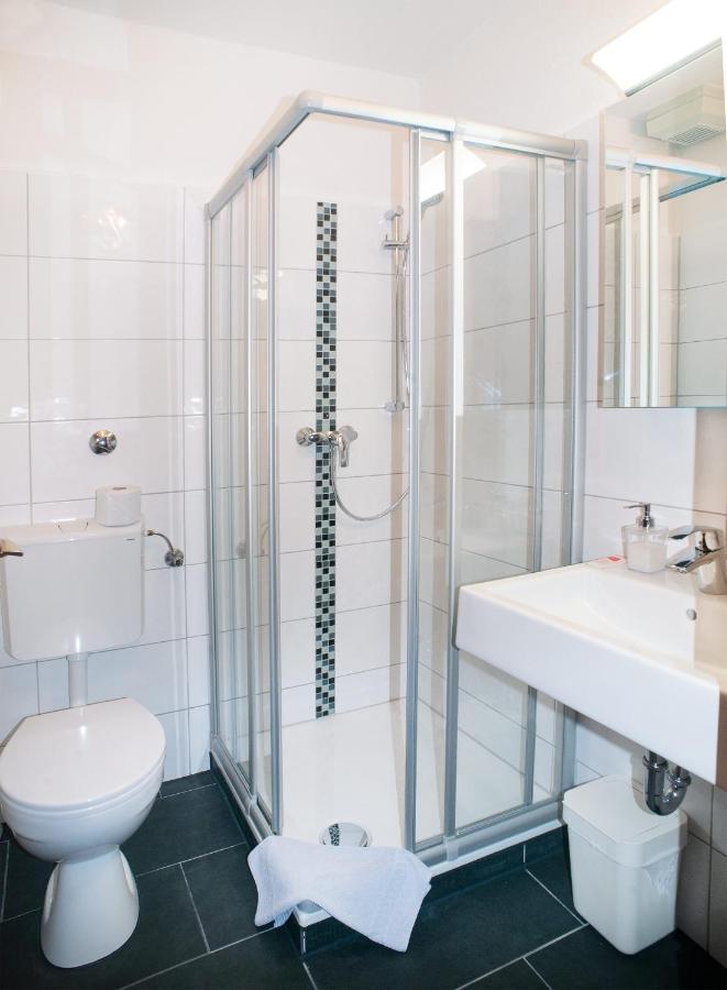 Hotel Garni Haus Schoenberger Heiligenhaus Extérieur photo