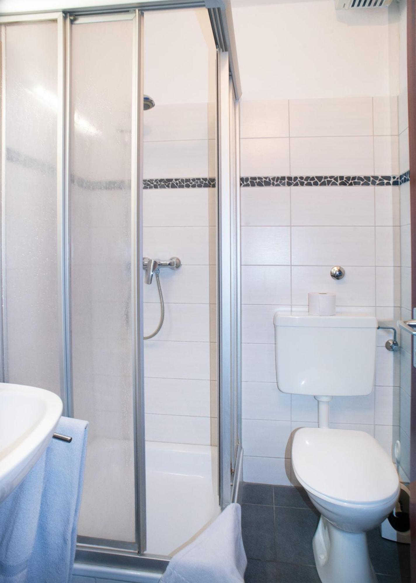 Hotel Garni Haus Schoenberger Heiligenhaus Extérieur photo